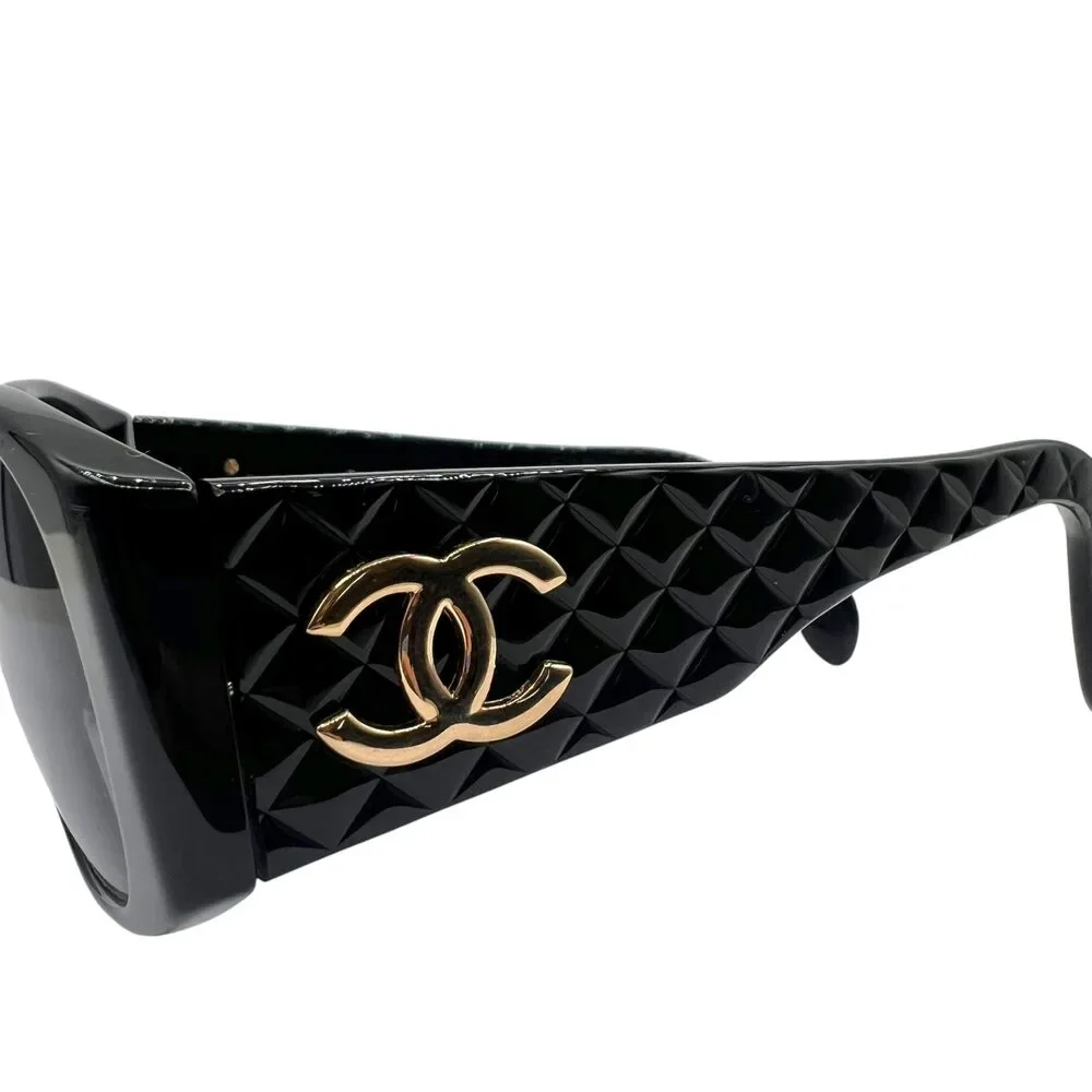Chanel 01450 90's Black & Gold Matelasse Round Sunglasses w/ Case